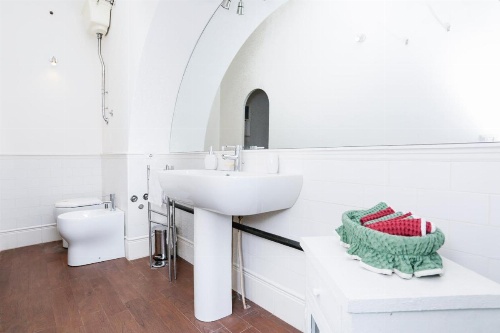 Spanish Steps Regal Penthouse image 49